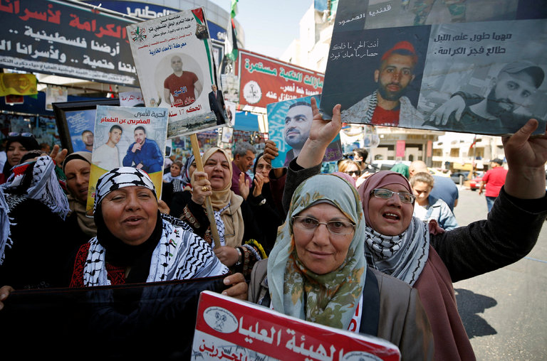 أسرى فلسطين ينهون إضراب الجوع في إسرائيل بعد 40 يوما