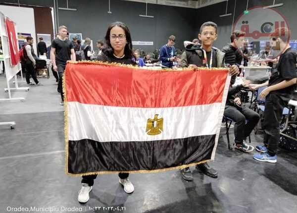 " عمر ورودينا " يحصدان المركز الأول لمصر في بطولة عالمية في الروبوت