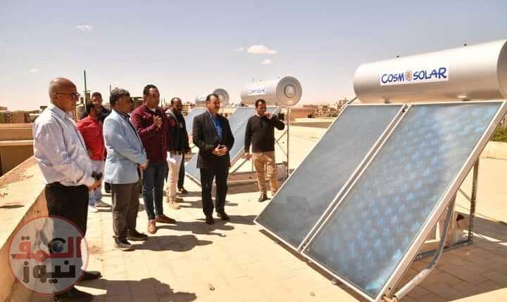 جامعة الوادي الجديد تجري اول تجربة تركيب سخانات مياه تعمل بالطاقة الشمسية بمباني المدن الجامعية